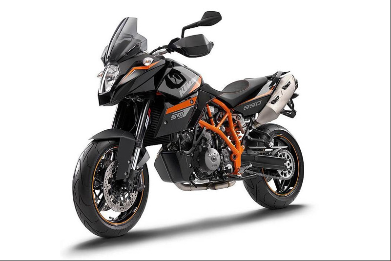 Moto modelo KTM 990 Supermoto