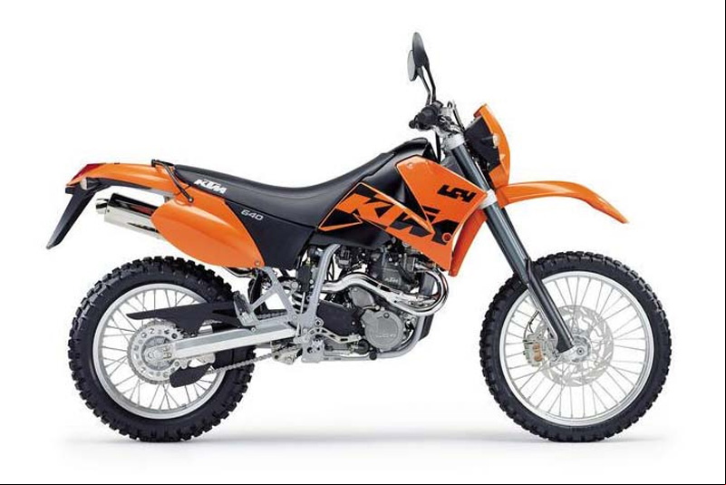 Moto modelo KTM LC4 640 Trail